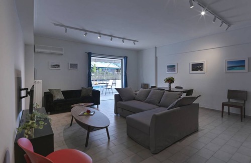 Zografos Apartment | 95 m² Apartment ∙ 2 bedrooms ∙ 6 guests