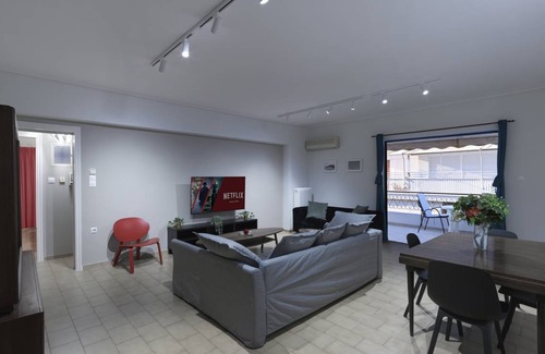 Zografos Apartment | 95 m² Apartment ∙ 2 bedrooms ∙ 6 guests
