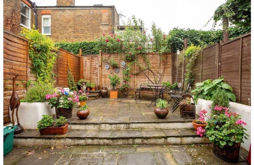 Hanwell Apartment | 95 m² Apartment ∙ 3 bedrooms ∙ 6 guests