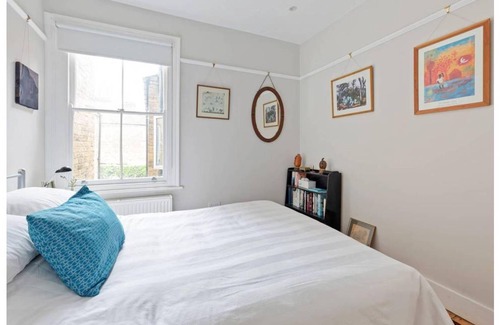 Hanwell Apartment | 95 m² Apartment ∙ 3 bedrooms ∙ 6 guests