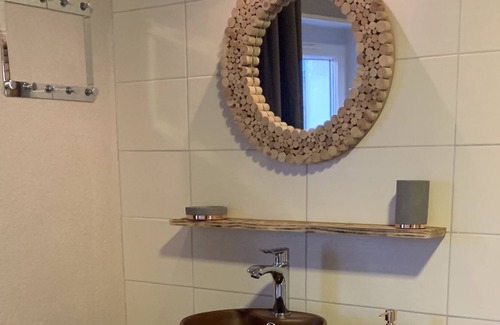 Uchizy Apartment | 95 m2 apartment on the 2nd floor with swimming pool in the center of the village