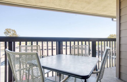 Foster City Apartment | 95 m² Apartment ∙ 2 bedrooms ∙ 4 guests
