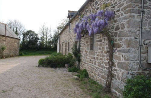 Saint-Donan House | 95 m² Gîte ∙ 2 bedrooms ∙ 4 guests