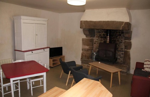 Saint-Donan House | 95 m² Gîte ∙ 2 bedrooms ∙ 4 guests