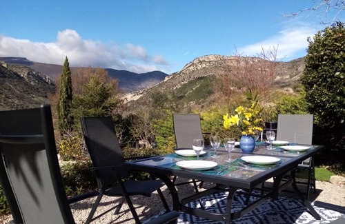 Sahune House | 95 m² Gîte ∙ 3 bedrooms ∙ 6 guests