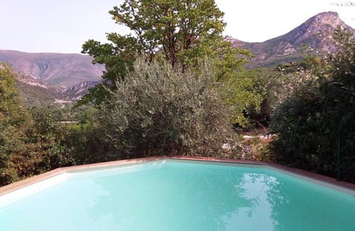 Sahune House | 95 m² Gîte ∙ 3 bedrooms ∙ 6 guests