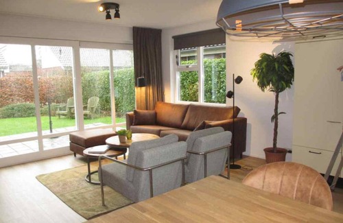 Roelofarendsveen House | 95 m² House ∙ 2 bedrooms ∙ 4 guests