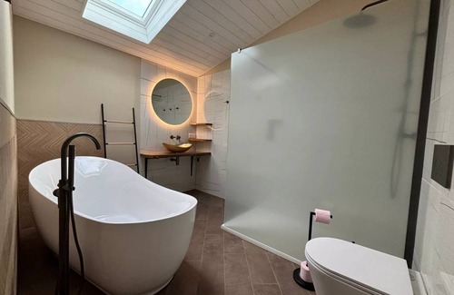 Chalus House | 95 m² House ∙ 2 bedrooms ∙ 4 guests