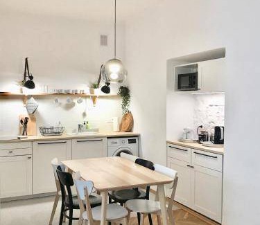Srodmiescie Apartment | 95 m² Apartment ∙ 2 bedrooms ∙ 7 guests