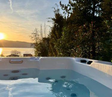 Weyregg am Attersee Apartment | 95 m² Serviced apartment ∙ 2 guests