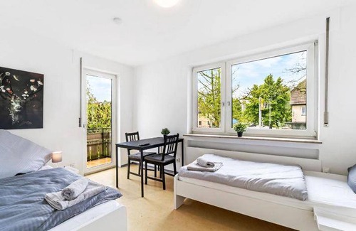 Goeppingen Apartment | 95 m² Serviced apartment ∙ 4 bedrooms ∙ 8 guests
