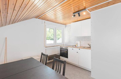 Goeppingen Apartment | 95 m² Serviced apartment ∙ 4 bedrooms ∙ 8 guests