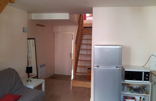 Vannes Apartment | 95 sq.m, with 1 bedroom, living room with sofa bed, terrace, patio, and Internet