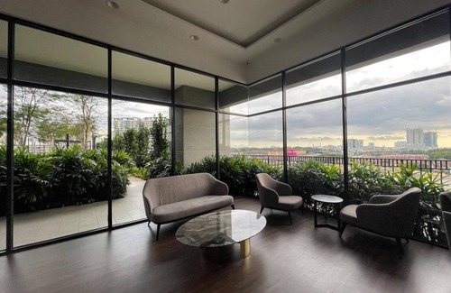Taman Equine House | 950 m² House ∙ 2 bedrooms ∙ 8 guests