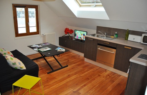 Aix-les-Bains Apartment | 950€ for three weeks - Beau T1 (minimum rental period two weeks)