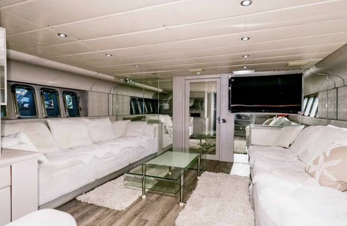 North Miami Boat Rental | 95ft Mega Yacht W/Jacuzzi