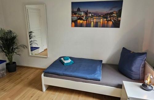 Heppens Apartment | 95qm Erdgeschosswohnung im Villenviertel vollausgestattet mit Kamin, Balkon und Garten - WLAN gratis