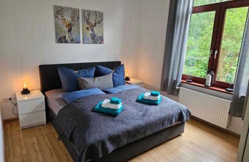 Heppens Apartment | 95qm Erdgeschosswohnung im Villenviertel vollausgestattet mit Kamin, Balkon und Garten - WLAN gratis