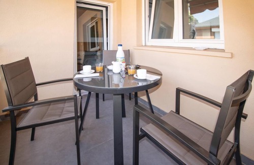 Malaga-Este Apartment | 96 m² Apartment ∙ 4 bedrooms ∙ 8 guests