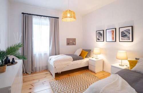 Fredersdorf Apartment | 96 m² Apartment ∙ 3 bedrooms ∙ 6 guests