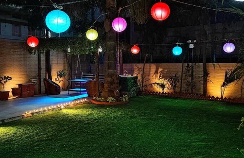 Maninagar House | 960 m² Bungalow ∙ 3 bedrooms ∙ 9 guests