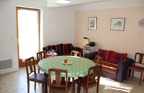 Blieux House | 97 m² Gîte ∙ 4 bedrooms ∙ 7 guests