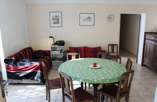 Blieux House | 97 m² Gîte ∙ 4 bedrooms ∙ 7 guests
