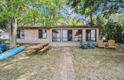 Interlochen House | 97 m² House ∙ 3 bedrooms ∙ 8 guests