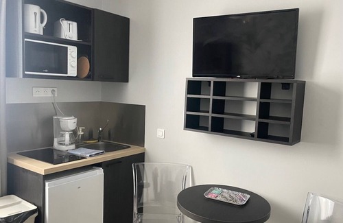 Anatole France Danton Apartment | 97 Smart Appart Le Havre