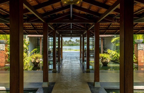 Kumbalam Villa | 976 Panangad a Tranquil 4-Bedroom Backwater Villa