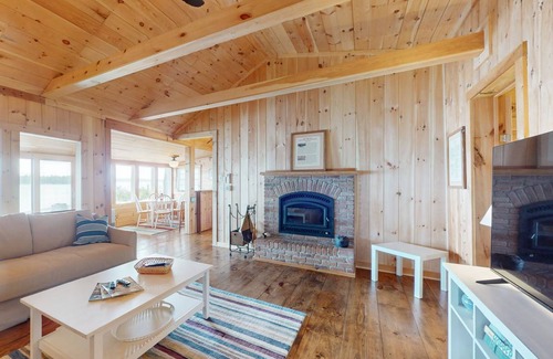 Freeport Cottage | 98 m² Cabin ∙ 1 bedroom ∙ 4 guests