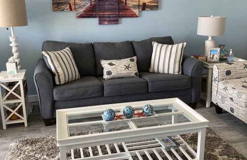 Fort Pierce Shores Condo | 98 m² Condo ∙ 2 bedrooms ∙ 4 guests
