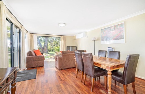 Broadwater Apartment | 98 Steps to the Beach - Unit 9 at Cape View Resort