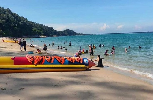 Lumut House | 985 m² House ∙ 3 bedrooms ∙ 12 guests