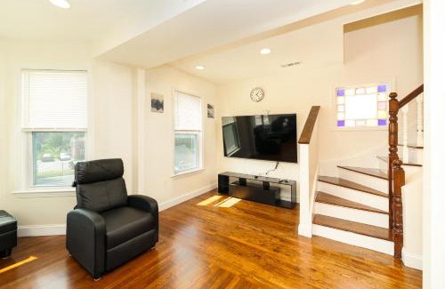 Neponset - Port Norfolk Apartment | 988 - 4BR Boston - Cozy Getaway near Boston Common