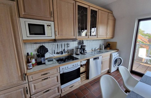 Heppens Apartment | 98qm Wohnung im Villenviertel - Voll Ausgestattet mit Balkon und Kamin + Wlan