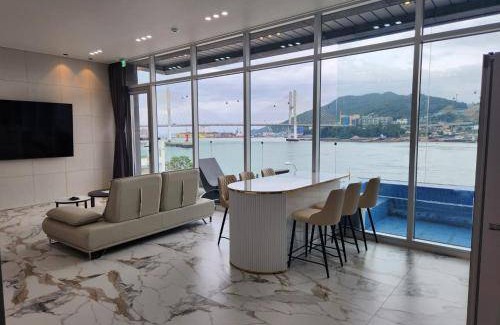 Yeosu Hotel | 99 m² Hotel ∙ 2 bedrooms ∙ 6 guests