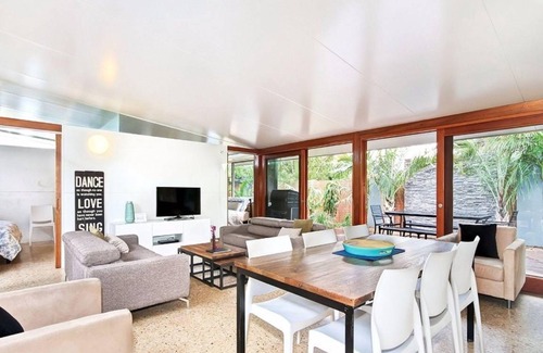 Aldinga Beach House | 999 m² House ∙ 3 bedrooms ∙ 8 guests