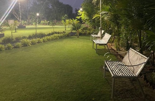 Sanand Villa | 9999 m² Villa ∙ 3 bedrooms ∙ 10 guests