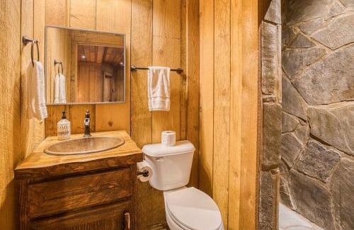 Mineral Bluff House | 9BDRM Toccoa River Estate with Pool and Games
