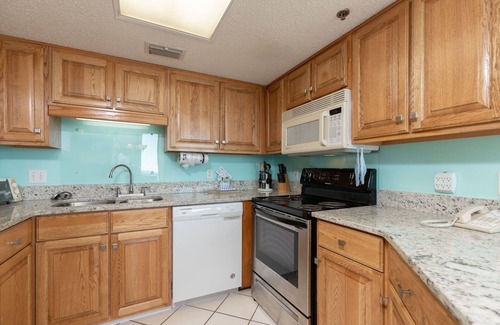 Orange Beach Condo | 9th Floor! 1BR 1BA Phoenix V