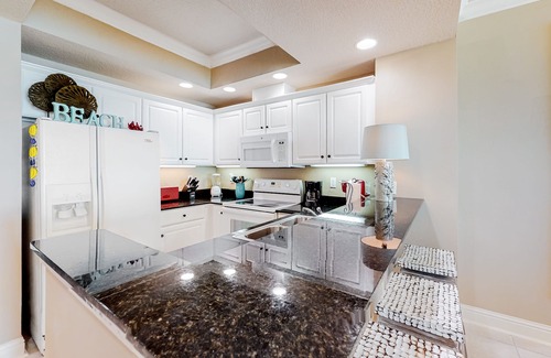 Gulf Shores Condo | 9th-Floor Gulf-Front Condo w/Shared Pool, Hot Tub, Sauna, Private Balcony, Views