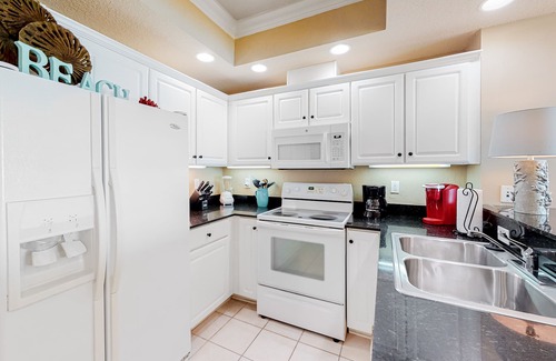 Gulf Shores Condo | 9th-Floor Gulf-Front Condo w/Shared Pool, Hot Tub, Sauna, Private Balcony, Views