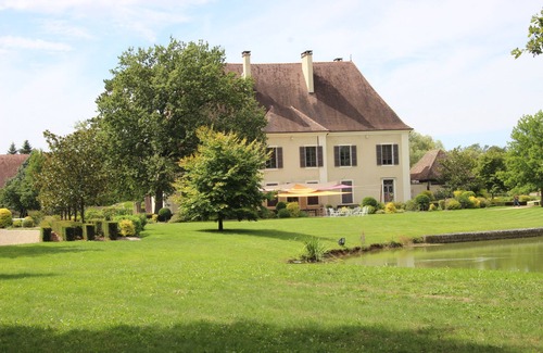 Saint-Loup-Geanges Villa | A 10 km de Beaune - Le Palais Abbatial du Domaine de L'abbaye de Maizières