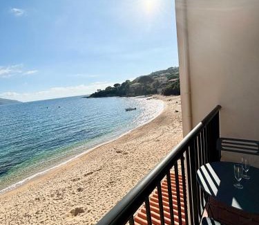 Tiuccia Apartment | A 20min d AJACCIO, Grand studio 3 personnes - pieds dans l'eau - accès direct plage - vue mer exceptionnelle