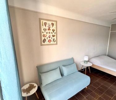 Tiuccia Apartment | A 20min d AJACCIO, Grand studio 3 personnes - pieds dans l'eau - accès direct plage - vue mer exceptionnelle