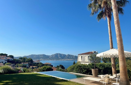 Endoume House | A 250m de la Mer, VUE Panoramique Mer, Derrière un Parc, Maison Méditerranéenne!