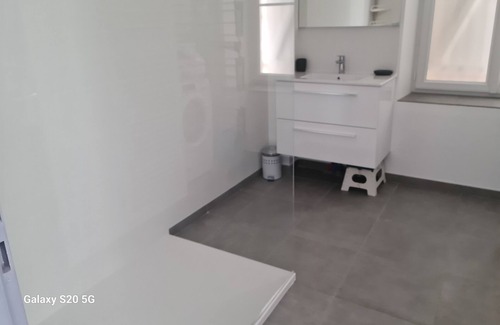 Bleneau Apartment | A 300m du Centre Ville! Appartement en RDC de 70m² Entièrement Rénové