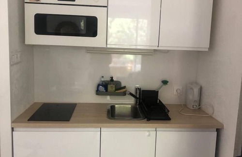 Bormes-Les-Mimosas Apartment | A 5 Minutes à Pied de la Plage. Idéal Pour un Couple Avec 2 Enfants