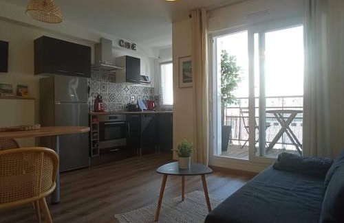 Saint-Martin de Brehal Apartment | A 50 m de la plage, appartement de 35 m2 : Les pieds salés